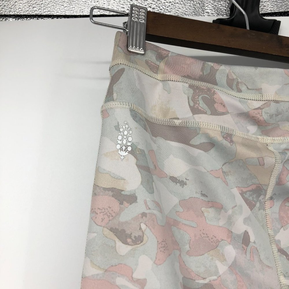 Free People FP Movement Daybreak grey pink  wash camo print leggings XS - Picture 10 of 16